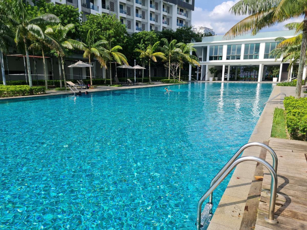 Sweet Homes At Cybersquare Cyberjaya Exterior photo